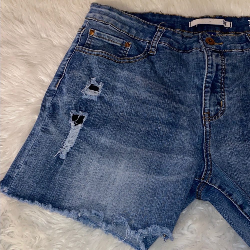 !iT Tiffany Distressed Women’s Denim patched raw hem dark wash y2k Shorts 14, XL - Picture 3 of 6